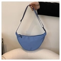 Borsa a tracolla a mezzaluna blu cielo da donna con cinturino regolabile in nylon - Blu