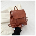 Detalle de mini mochila de cuero marrón caramelo con cordón y logotipo FASHION - Marrón