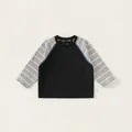 T-shirt à manches longues pour enfants, corps noir et manches rayées avec coutures bleues - 80 / Noir