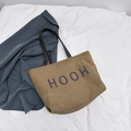 Grande borsa tote minimalista in tela marrone kaki con stampa HOOH e manici in pelle - Marrone