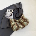 Borsa hobo a quadri verde e marrone con tracolla regolabile in pelle e dettaglio logo - Senza Ciondolo / Quadri Verdi