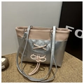 Sac fourre-tout bicolore minimaliste beige et argent avec nœud décoratif et double bandoulière - Argenté