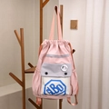 Sac à dos rose à cordon avec rabat gris et badge de vache pour l'école et voyage - Mea Culpa Rose