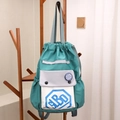 Sac à dos vert à cordon pour étudiantes avec rabat gris et poche à motifs géométriques - Lettre Verte