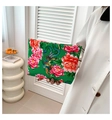 Detail van de etnische nylon clutch met bloemenprint van feniks en pioenrozen - Groen