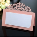 Élégante carte de table de mariage découpée au laser rose nacré avec carte intérieure blanche - Rose