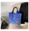 Sac fourre-tout en velours côtelé bleu avec texture rayée et étiquette en cuir - Bleu