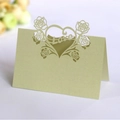 Carte de table Love dorée découpée au laser avec cœur et roses pour décoration de mariage - Vert Émeraude