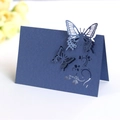 Elegante marineblaue Tischkarte mit lasergeschnittenem Schmetterling für Hochzeiten - 50 Blatt / Saphirblau