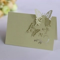 Champagnerfarbene lasergeschnittene Schmetterlings-Platzkarte mit Blumenmuster aus Perlpapier - 50 Blatt / Smaragdgrün