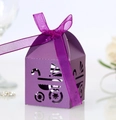 Elegante scatola porta confetti viola traforata con carrozzina e fiocco in organza - Viola scuro