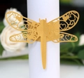 Rond de serviette libellule dorée en papier avec motifs de cœurs découpés au laser - Doré