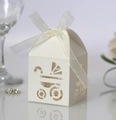 Scatola porta confetti bianca intagliata a laser con fiocco per baby shower - Avorio