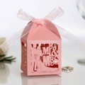 Rosa lasergeschnittene Hochzeits-Geschenkbox mit Mr & Mrs Silhouette und Schleife - 50 Stück / Rosa