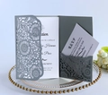 Élégant faire-part de mariage gris découpé au laser avec insert et carte réponse - Gris Argent