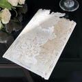 Élégant faire-part de mariage européen découpé au laser blanc crème à motifs floraux - Ivoire