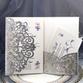 Elegantes lasergeschnittenes Silber-Glitzer-Hochzeitseinladungs-Set mit floraler Karte - Silber Glitzer