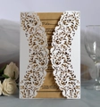 Biglietto d'invito in pizzo bianco tagliato al laser con inserto in carta kraft - Bianco