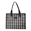 Bolso tote grande acolchado en blanco y negro con etiqueta de moda y asas tejidas - Negro