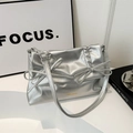 Bolso tote plateado metalizado con lazos decorativos y correa ajustable para mujer - Plateado