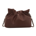 Bolso nube plisado marrón oscuro de moda con correa de cadena plateada mate - Marrón