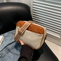Bolso bandolera retro bicolor crema y caramelo con costuras geométricas elegantes - Blanco Roto