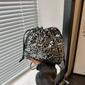 Sac seau scintillant avec paillettes argentées et noires et fermeture à cordon - Argent