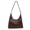 Minimalistische dunkelbraune Hobo-Tasche aus glänzendem Leder für Alltag und Büro - Braun