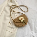 Braune handgewebte Mini-Umhängetasche mit weißer 3D-Blume und Seilschultergurt - Braun