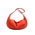 Borsa a tracolla a mezzaluna in nylon arancione brillante con tracolla larga - Rosso Arancio