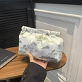 Pochette nuage avec imprimé paysage bambou vert et ouverture plissée élastique - Vert