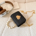 Sparkly black toddler girl crossbody bag with pearl handle and golden heart clasp - Black