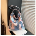 Patchwork-Einkaufstasche aus blauem und rosa Karostoff mit breitem Schultergurt - Rosa