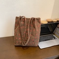 Sac fourre-tout en velours côtelé marron avec imprimé fraise et double bandoulière - Marron (Sans Pendentif)