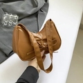 Bolso de hombro media luna en cuero marrón con detalle de lazo y cremallera - Marrón