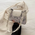 Schicke beige Umhängetasche mit Schmetterlingsdruck, Metallkette und Fashion-Schriftzug - Weiß