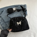 Bolso bandolera plisado negro con hebilla de mariposa y monedero redondo pequeño - Negro