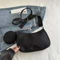 Borsa a mezzaluna in nylon nero con tracolla regolabile e portamonete rotondo staccabile - Nero