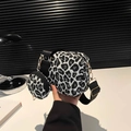Piccola borsa a tracolla alla moda con stampa leopardata, mini portamonete e tracolla - Nero