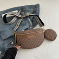 Sac bandoulière marron tressé avec sangle géométrique large et petit porte-monnaie - Marron