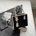 Bolso tote de contraste blanco y negro con asas dobles y correa de hombro ajustable - Negro