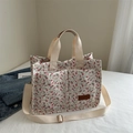 Japanische Canvas-Einkaufstasche in Off-White mit rosa Blumenmuster und Mode-Label - Stil 1