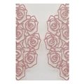 Dettaglio dell'invito rosa glitterato tagliato al laser con texture scintillante - Rosa Scintillante