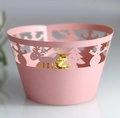 Caissettes à cupcakes roses découpées au laser avec motifs de renne, bonhomme de neige et sapin - Rose