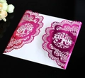 Elegante invito di nozze rosso rosa intagliato al laser con uccellini e pizzi - Rosso Rosa Riflettente