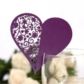 Dunkelviolette Herz-Platzkarte für Weingläser mit Laser-Cut-Blumenmuster für Hochzeiten - Dunkellila