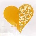 Elegante goldene Herz-Platzkarte mit Laserschnitt und Blumenmuster für Hochzeitsgläser - Gold