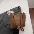 Braune Vintage-Eimertasche aus Kunstleder mit Fronttasche und Kordelzug-Details - Khaki