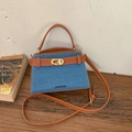 Borsa a tracolla retrò in denim con finiture in pelle marrone e chiusura dorata - Marrone