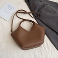 Sac seau en cuir grainé marron avec poignée en V et bandoulière amovible réglable - Brun Sans Pendentif